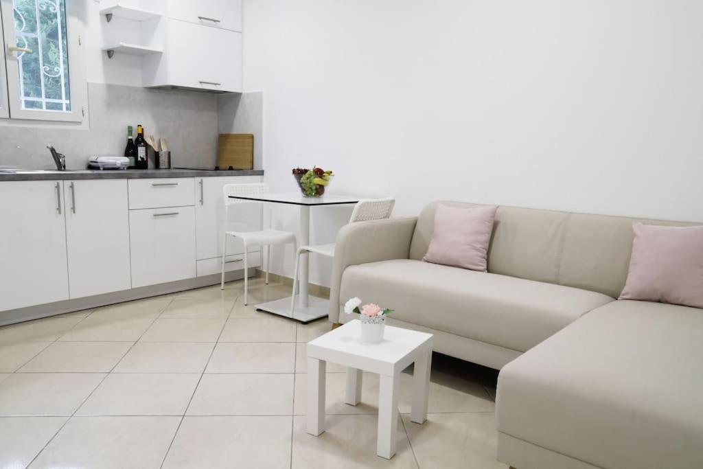 Cozy Apartment Near Airport Koropi Zewnętrze zdjęcie